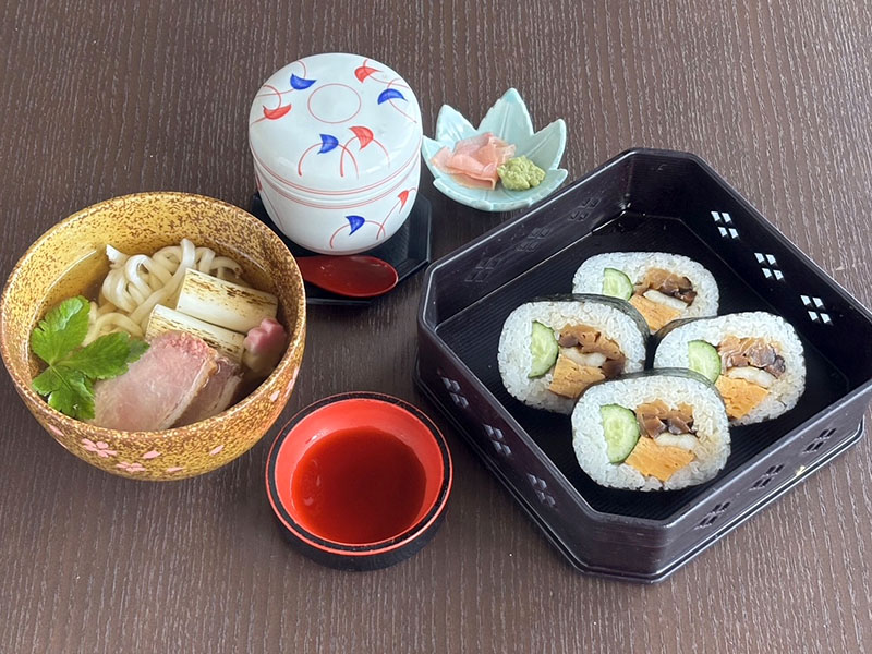 近江巻と近江のおいしい麺と茶碗蒸しセット