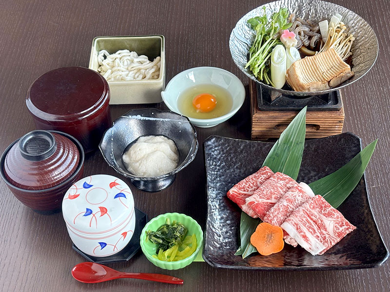 近江牛すき焼きと自然薯ごはん・茶碗蒸しセット